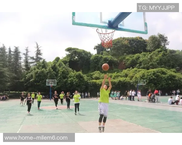 琼州女子足球队奋勇拼搏展现青春风采助力中国女子足球崛起